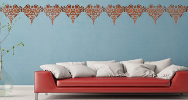 Salon avec frise marocaine pochoir